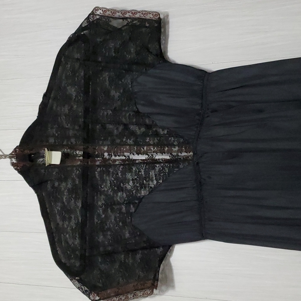 Vintage night gown lingerie black lace tall sz S.    A/1 tote.